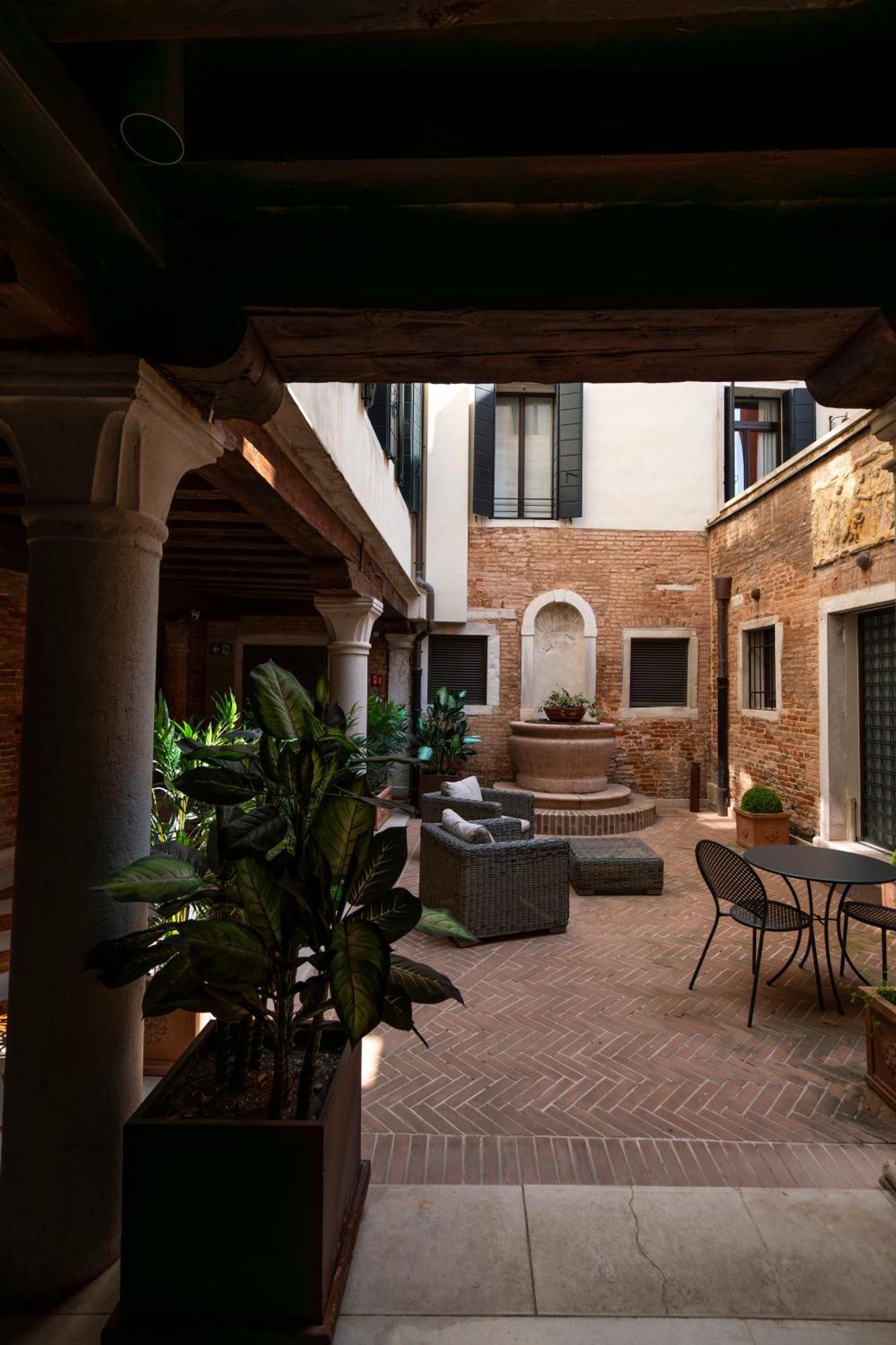 Palazzo Morosini Degli Spezieri - Lifestyle Apartments Venice Ngoại thất bức ảnh